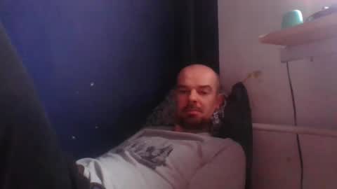 Snapshot of yewloo chatting on 02.14.25 yewloo online show from 02.14.25