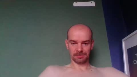 Snapshot of yewloo chatting on 10.17.25 yewloo online show from 10.17.25