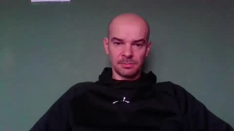 Snapshot of yewloo chatting on 11.16.25 yewloo online show from 11.16.25