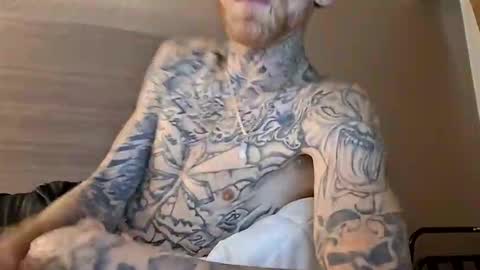 Snapshot of yfwb69xxx chatting on 10.18.25 yfwb69xxx online show from 10.18.25