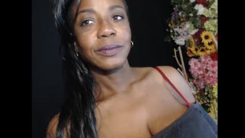 Snapshot of yhlemina chatting on 11.28.25 Ms. Mina online show from 11.28.25