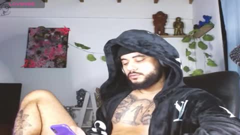 Snapshot of yio__cohen chatting on 01.21.25 yio cohen online show from 01.21.25