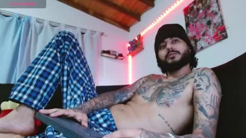 Snapshot of yio__cohen chatting on 09.17.25 yio cohen online show from 09.17.25