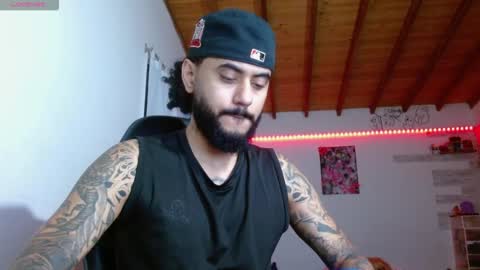 Snapshot of yio__cohen chatting on 10.17.25 yio cohen online show from 10.17.25