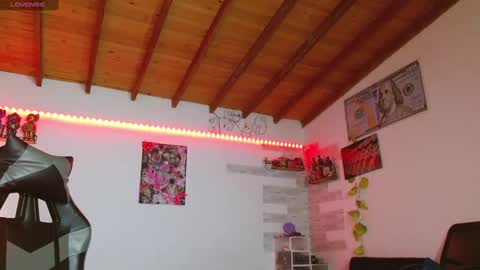 Snapshot of yio__cohen chatting on 10.26.25 yio cohen online show from 10.26.25