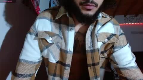 Snapshot of yio__cohen chatting on 11.23.25 yio cohen online show from 11.23.25