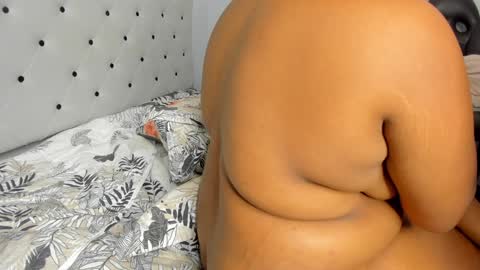 roxie reyes  online show from 01.24.25