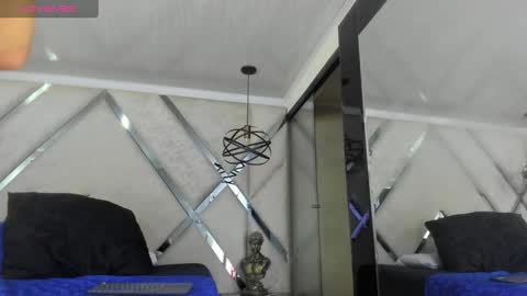 Yiyo online show from 01.19.25