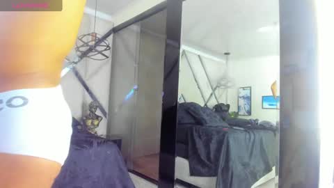 Yiyo online show from 02.05.25