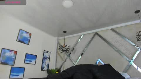 Yiyo online show from 02.14.25