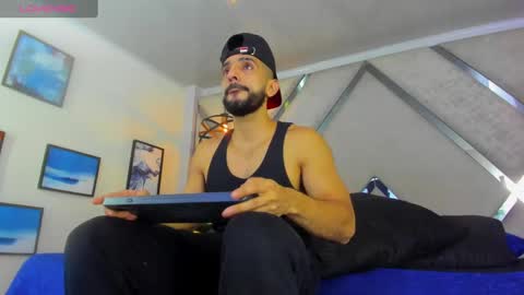 Yiyo online show from 03.11.25