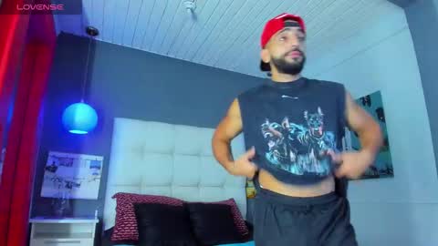 Yiyo online show from 11.05.25