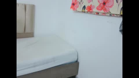 yizz_laan online show from 02.25.26