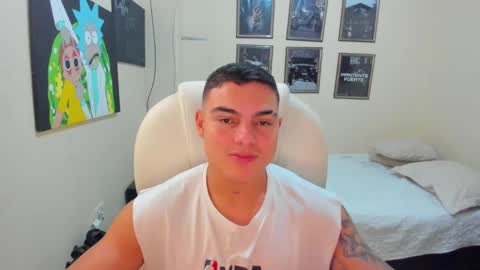 Snapshot of yker18 chatting on 01.02.25 yker online show from 01.02.25