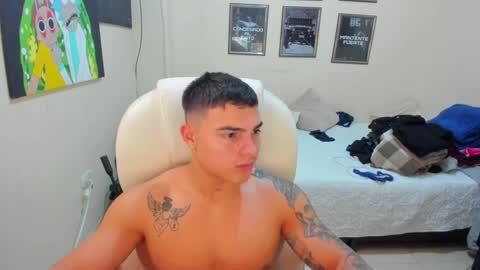 Snapshot of yker18 chatting on 01.06.25 yker online show from 01.06.25