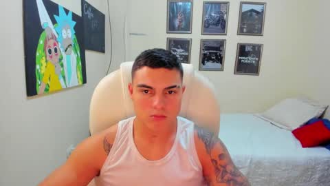 Snapshot of yker18 chatting on 01.08.25 yker online show from 01.08.25