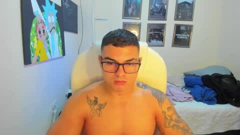 Snapshot of yker18 chatting on 01.16.25 yker online show from 01.16.25