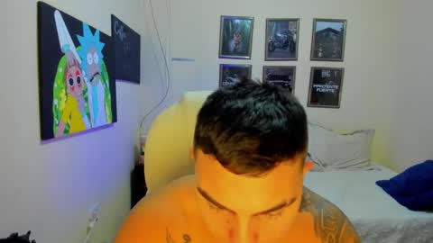 Snapshot of yker18 chatting on 01.21.25 yker online show from 01.21.25