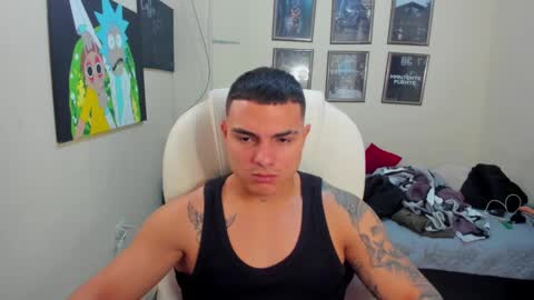 Snapshot of yker18 chatting on 02.08.25 yker online show from 02.08.25