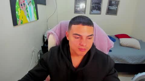 Snapshot of yker18 chatting on 02.23.25 yker online show from 02.23.25