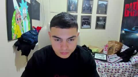 Snapshot of yker18 chatting on 09.27.25 yker online show from 09.27.25