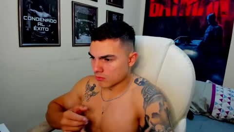 Snapshot of yker18 chatting on 10.22.25 yker online show from 10.22.25