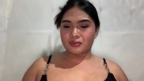 Snapshot of yllanahard chatting on 12.17.25 yllana love online show from 12.17.25