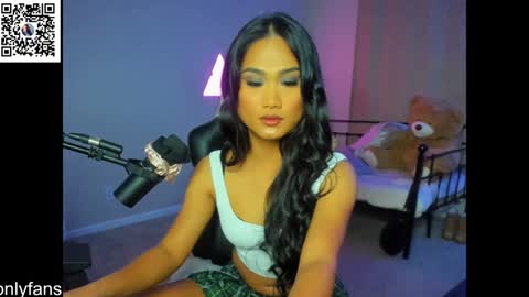 Snapshot of ynaong chatting on 12.28.24 Palmela Handerson online show from 12.28.24