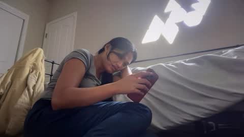 Snapshot of ynaong chatting on 10.07.25 Palmela Handerson online show from 10.07.25