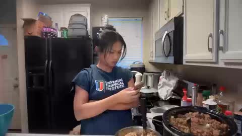 Snapshot of ynaong chatting on 10.13.25 Palmela Handerson online show from 10.13.25