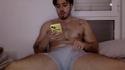 Snapshot of yngspaniard chatting on 11.17.25 yngspaniard online show from 11.17.25