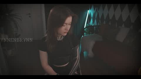 Snapshot of ynnenbrynn chatting on 12.04.24 ynnenbrynn online show from 12.04.24