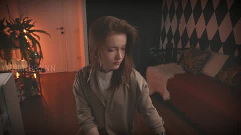 Snapshot of ynnenbrynn chatting on 12.16.24 ynnenbrynn online show from 12.16.24