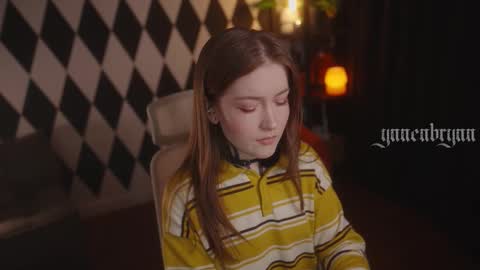 Snapshot of ynnenbrynn chatting on 11.03.25 ynnenbrynn online show from 11.03.25