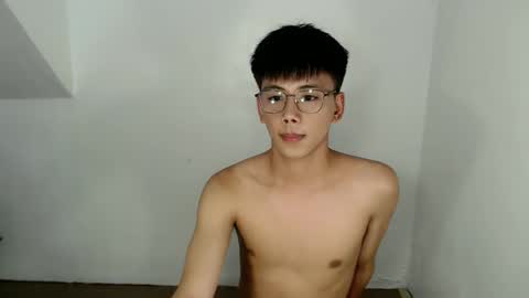 Snapshot of ynotyu chatting on 03.31.26 ynotyu online show from 03.31.26