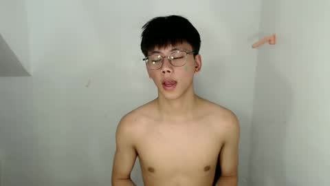 Snapshot of ynotyu chatting on 04.15.26 ynotyu online show from 04.15.26