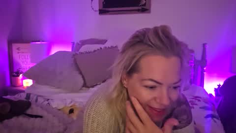 Yogiblondebangme online show from 05.13.26