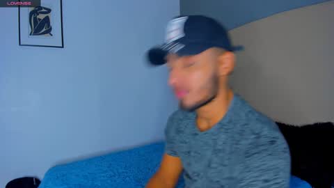 Yoi Olimpo online show from 12.04.24