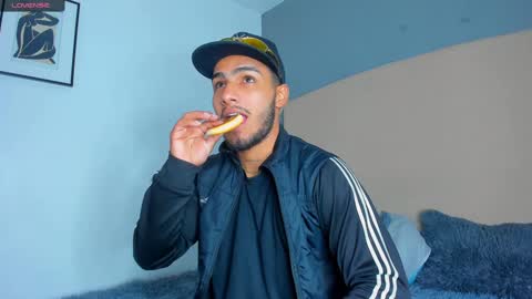 Yoi Olimpo online show from 01.06.25