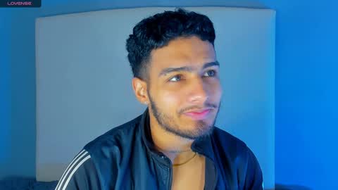 Yoi Olimpo online show from 01.18.25