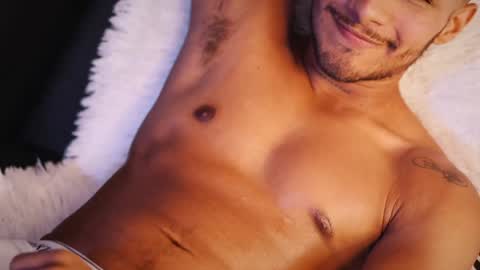 Yoi Olimpo online show from 01.21.25