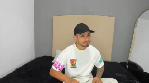 Yoi Olimpo online show from 02.05.25