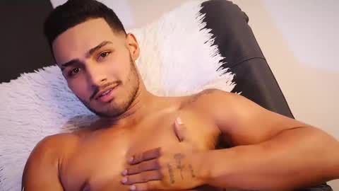 Yoi Olimpo online show from 02.18.25