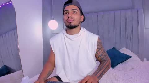 Yoi Olimpo online show from 02.20.25