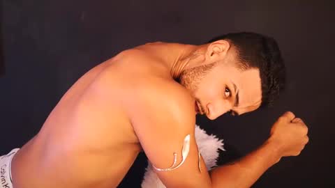 Yoi Olimpo online show from 02.24.25