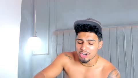 Yoi Olimpo online show from 03.05.25