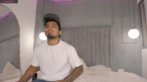 Yoi Olimpo online show from 03.12.25