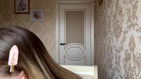 Snapshot of yolondaillovsky chatting on 11.12.25 I am Rose ntmu Lets hit 10 Thumbs Up together online show from 11.12.25