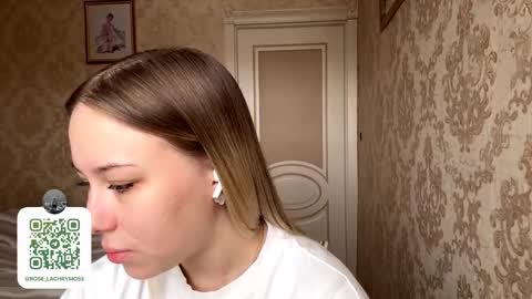 Snapshot of yolondaillovsky chatting on 11.17.25 I am Rose ntmu Lets hit 10 Thumbs Up together online show from 11.17.25