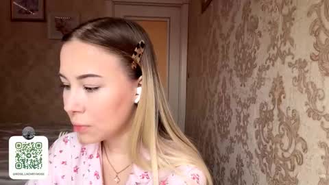 Snapshot of yolondaillovsky chatting on 11.20.25 I am Rose ntmu Lets hit 10 Thumbs Up together online show from 11.20.25